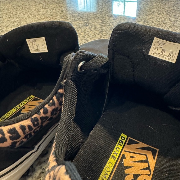 Leopard Vans - Picture 5 of 7